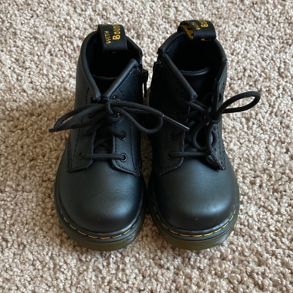 Like New Toddler Black Dr. Marten’s Sz 6